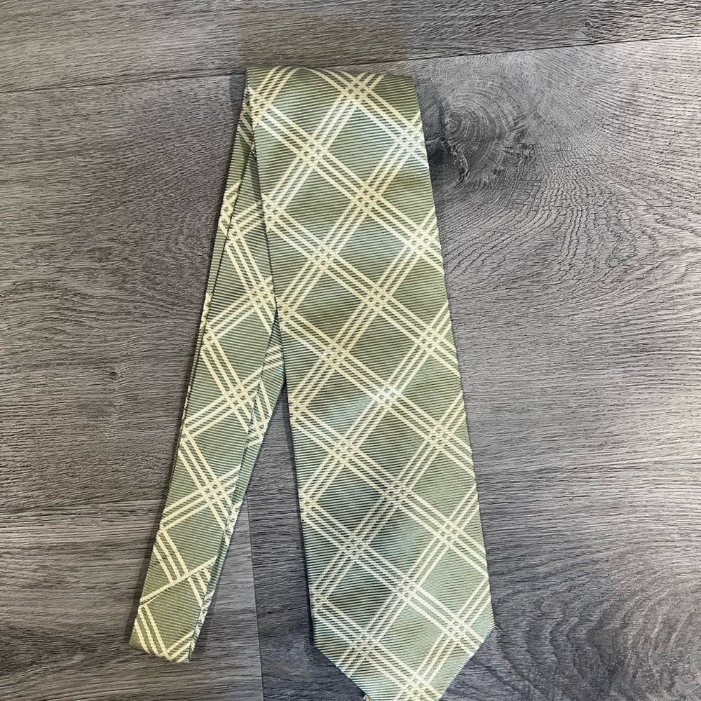 Tommy Bahama men’s tie